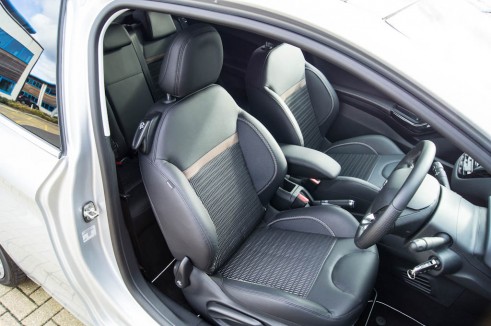 Peugeot 208 THP Seat