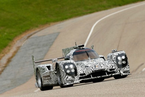 Porsche LMP1 Endurance 2014 Le Mans Car On Track - carwitter