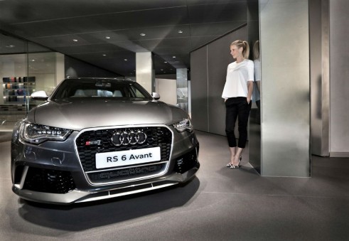 Gwyneth Paltrow with Audi RS6 Avant charity auction - carwitter