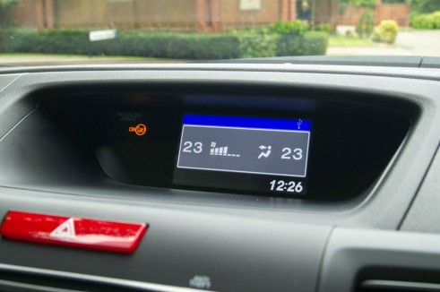 Honda CRV Review Dash Screen - carwitter