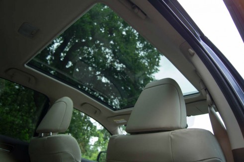 Honda CRV Review Panoramic Glass Roof - carwitter