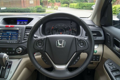 Honda CRV Review Steering Wheel - carwitter