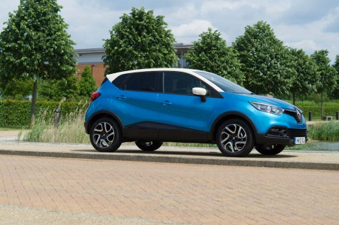 Renault Captur Review Side - carwitter