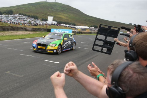 BMW Turkington BTCC 2013 Knockhill - carwitter