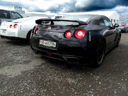 Nissan GTR V Spec Black in the UK - carwitter