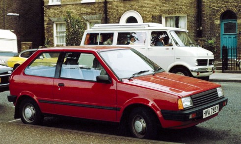 Nissan Micra K10 Red - carwitter