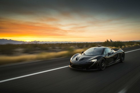McLaren_P1_Extreme Heat Test Front On Road - carwitter