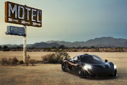 McLaren_P1_Extreme Heat Test Motel Sign - carwitter
