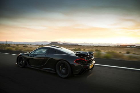 McLaren_P1_Extreme Heat Test Side On Road - carwitter