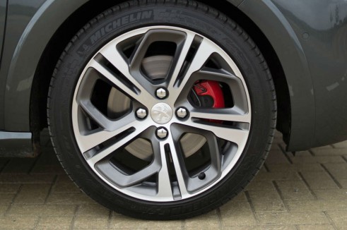 Peugeot 208 GTI Review Alloys - carwitter