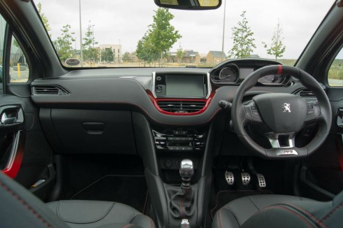 Peugeot 208 GTI Review Dashboard - carwitter