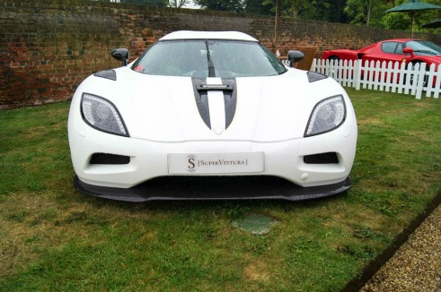 Salon Prive 2013 - White Koenigsegg Agera Front - carwitter
