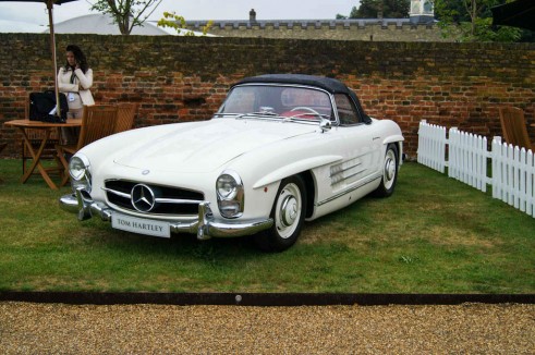 Salon Prive 2013 - White Mercedes 300SL - carwitter