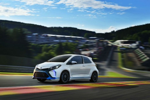 Toyota Yaris Hyrbid-R Concept Front On Track - carwitter