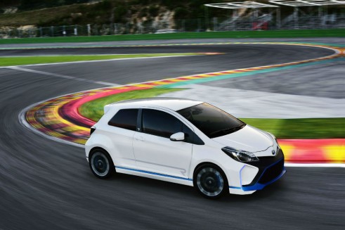 Toyota Yaris Hyrbid-R Concept Side On Track - carwitter