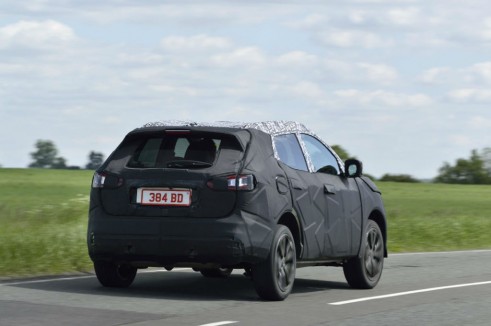 2014 Nissan Qashqai Spy Shot Rear Angle - carwitter