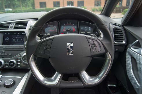 Citroen DS5 Review - Steering Wheel - carwitter