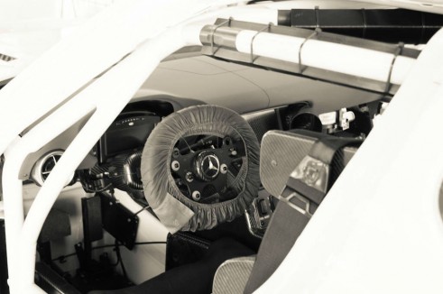 Mercedes SLS GT3 Eurotech - cockpit - carwitter