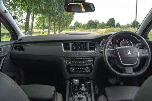 Peugeot 508 RXH Review - Dashboard - carwitter