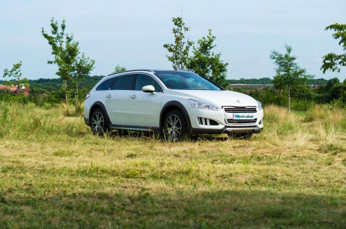Peugeot 508 RXH Review - Side On - carwitter