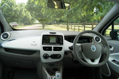 Renault ZOE Review - Dashboard - carwitter