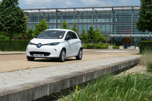 Renault ZOE Review - Fron Side Angle - carwitter