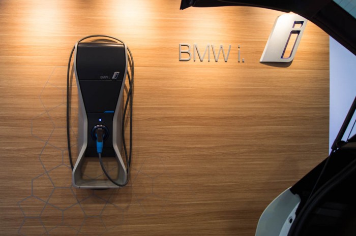 BMW i Wallbox Charger - carwitter