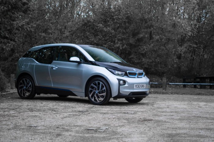 BMW i3 Review - Side Angle 2 - carwitter