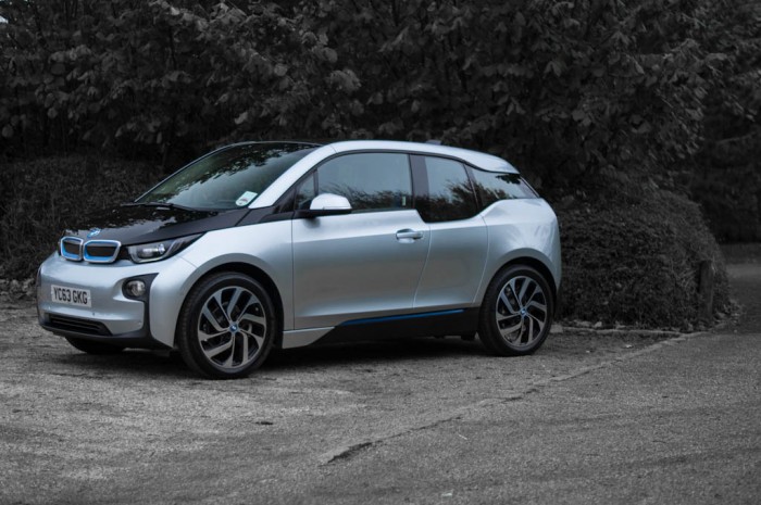 BMW i3 Review - Side - carwitter