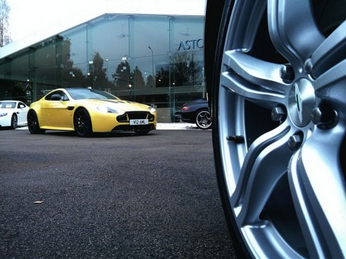 V12VantageSFront4_Carwitter_