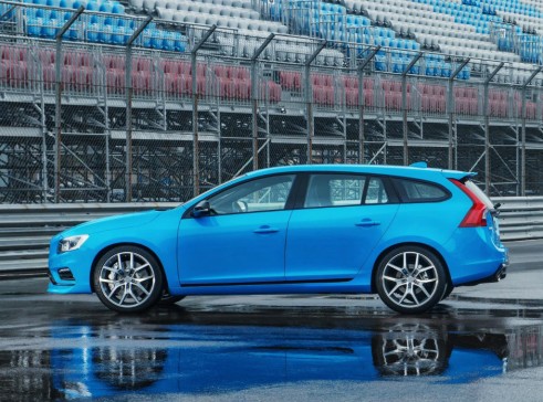 Volvo V60 Polestar Side - carwitter