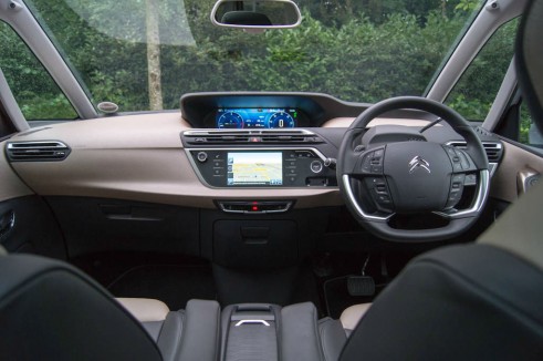 2013 Citroen C4 Picasso Review - Dashboard - carwitter