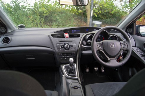 2013 Honda Civic Review - Dashboard - carwitter