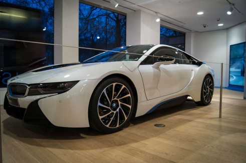 BMW i8 Park Lane London - Front Angle Low - carwitter