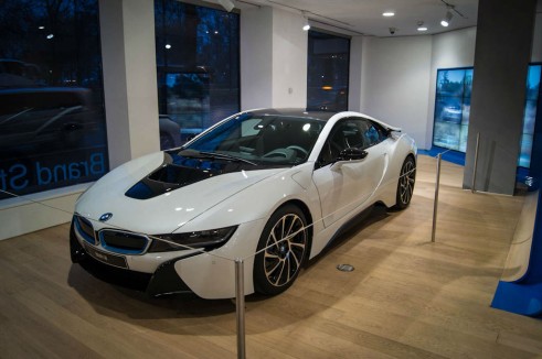 BMW i8 Park Lane London - Front Angle - carwitter