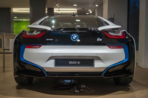 BMW i8 Park Lane London - Rear - carwitter