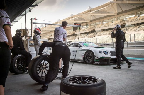 Bentley Continental GT3 pit lane Gulf 12 Hour 2013 - carwitter