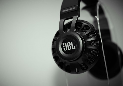 Ferrari FF JBL HARMAN Journey Of Sound Headphones - carwitter