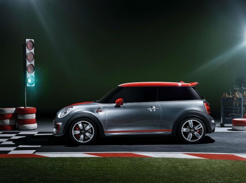 MINI John Cooper Works Concept Side - carwitter