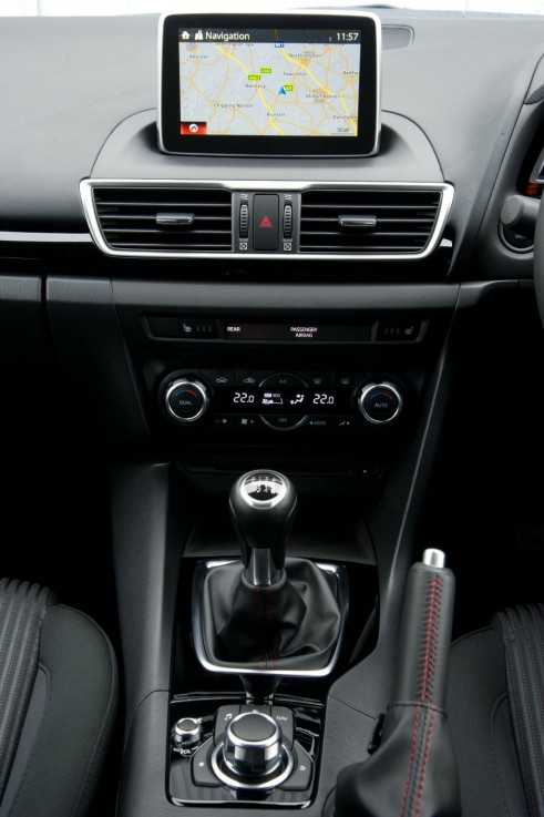 Mazda 3 Review - Center Console - carwitter
