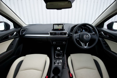 Mazda 3 Review - Dashboard - carwitter