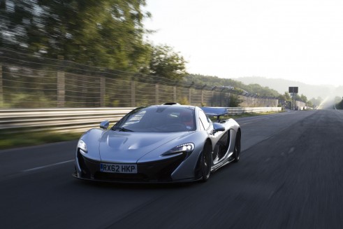 McLaren_P1_Nurburgring_Lap_time_shot- carwitter