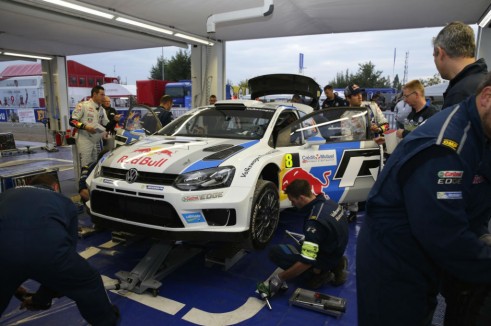 VW Polo WRC Rally Wales 2013 Service Park - carwitter