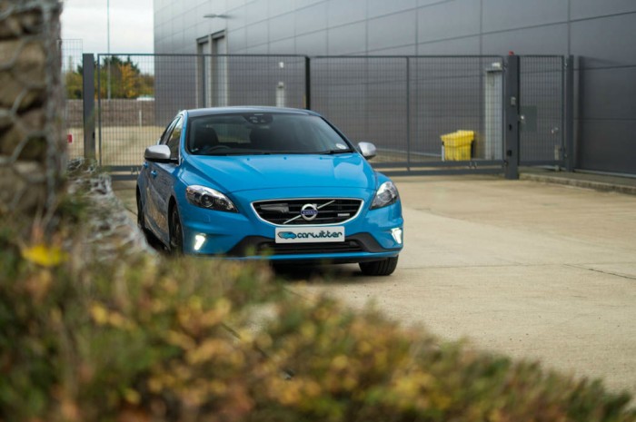 Volvo V40 T5 Review - Front Angle - carwitter