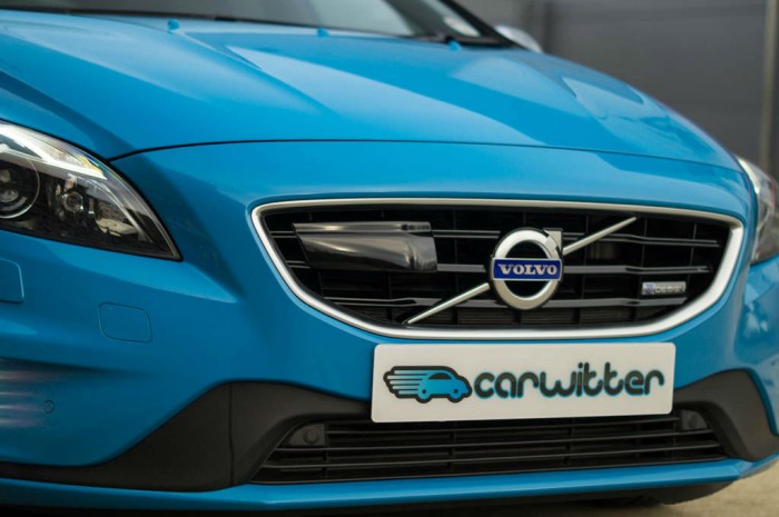 Volvo V40 T5 Review - Grille - carwitter