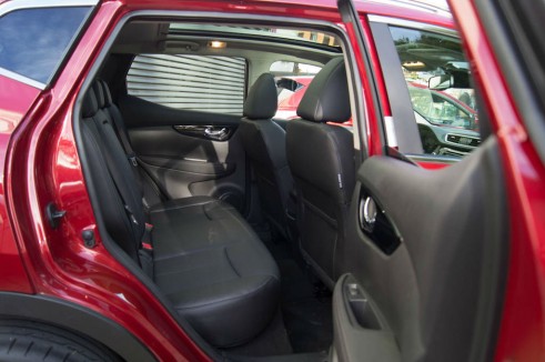 2014 Nissan Qashqai Review - Rear Seats - carwitter