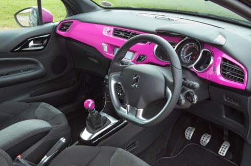 Citroën DS3 Pink Special Edition Dashboard - carwitter