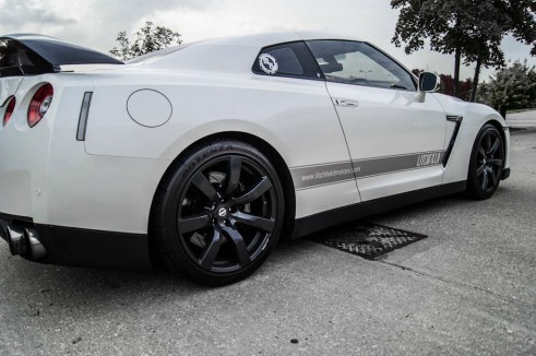 Litchfield Nissan GT-R Stage 4 - Side Three Quarter - carwitter