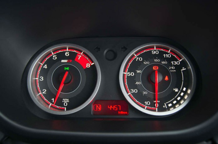 MG3 Review - Dials - carwitter