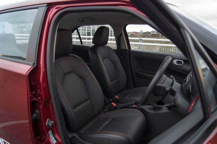 MG3 Review - Front Seats - carwitter